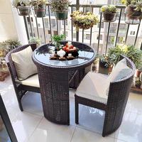 Ensemble bistro patio peu encombrant avec table en verre trempé chaise rembourrée en osier pour mobilier de jardin extérieur ou utilisation en entrepôt