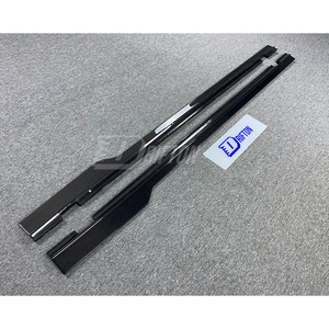 สเกิร์ตข้างคาร์บอนไฟเบอร์สไตล์ CMST สำหรับรถดอดจ์ ชาเลนเจอร์ ปี 2015-2023 - Product Image 5