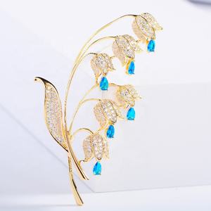 Vêtements floraux créatifs Pin Pull Cardigan Manteau Accessoires Muguet Broche personnalisation - Product Image 2