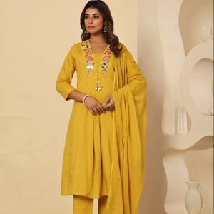 Salwar Kameez en coton pour femmes, 3 couleurs - Style traditionnel, séchage rapide, à porter toute l'année, occasions de mariage et de fête - Product Image 1