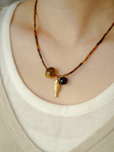 สร้อยคอโชคเกอร์ประดับลูกปัดไทเกอร์อายจาก <span class=keywords><strong>JoJo</strong></span> Jewelry พร้อมหินธรรมชาติและจี้รูปปลาเคลือบทอง 14K ปรับขนาดได้ เหมาะสำหรับงานปาร์ตี้สไตล์โบโฮ - Product Image 2