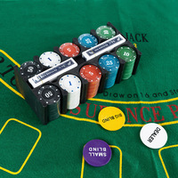 Ensemble de 200 jetons de poker avec boîte de rangement en fer, vente chaude, jetons de poker en PP bon marché de 4g avec tapis, cartes, boutons de croupier et instructions