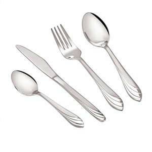 Ensemble de couverts classiques en acier inoxydable 4 pièces, finition miroir chromée, écologique, sans danger pour les aliments, ergonomique et à motifs - Product Image 1