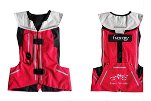 Gilet airbag moto avec bandes réfléchissantes – Tenue de course pour une conduite nocturne plus sûre avec protection dorsale - Product Image 4