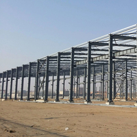 Bâtiment d'atelier préfabriqué en structure métallique à haute capacité de charge pour usage industriel avec toit à poutrelles robuste