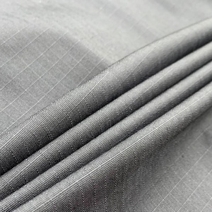 Vải Ripstop 70% Polyester 30% Cotton, chống dầu, chống thấm nước, chống bám bẩn, đạt chuẩn GRS, 215GSM, chất liệu Sorona T400 đàn hồi - Product Image 3