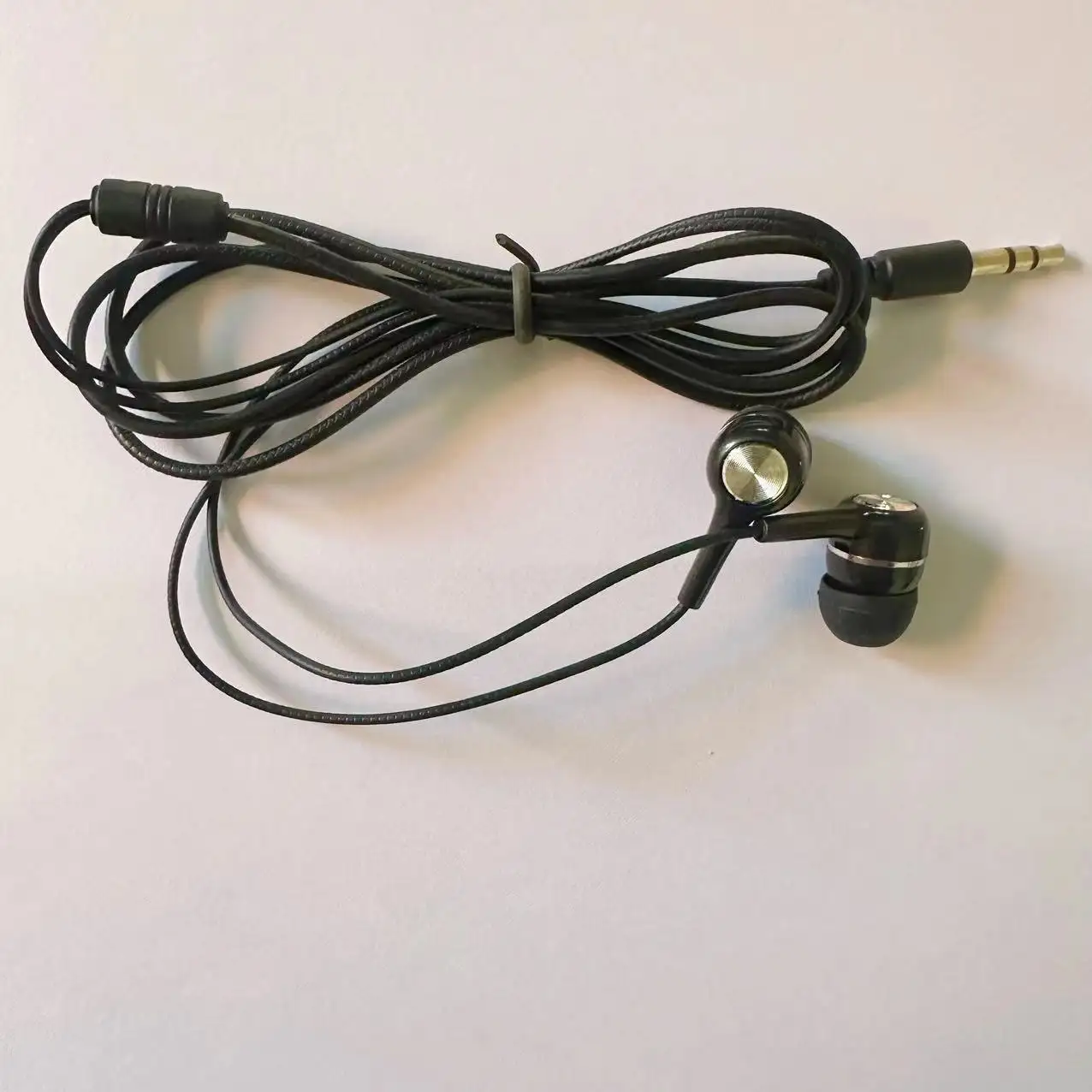 Cable 3,5mm Colorido Deporte Gaming Auricular 3,5mm Auriculares con cable Desechables Línea aérea Auriculares baratos