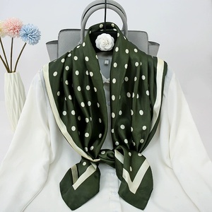 Écharpe carrée en imitation soie de 90 cm pour femmes, motif floral de pavot rouge pêche, pour cadeaux romantiques de printemps et pour envelopper délicatement les cheveux - Product Image 5