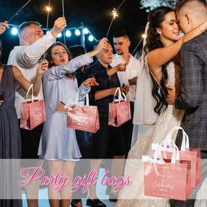 أكياس هدايا فاخرة من الورق غير المنسوج قابلة لإعادة الاستخدام ومتينة وصديقة للبيئة بلون ذهبي وردي بتصميم ليزر لحفلات الزفاف - Product Image 4