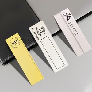 Logotipo personalizado del hotel Gráficos en blanco Insignia de metal Placas de identificación Etiquetas Acabado profesional minimalista para el sector de servicio del personal ENVÍO RÁPIDO - Product Image 3