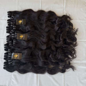Cheveux humains bruts non traités, bouclés, type Mink brésilien, cheveux indiens, ondulations profondes lâches, à tisser, noir naturel, styles raides et ondulés, fournisseur - Product Image 2