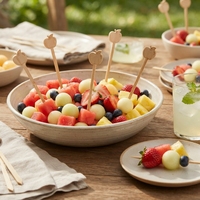 Piques à fruits jetables en bambou en gros, design pêche mignon, brochettes à cocktail, piques en vrac pour la restauration, les buffets et les fournitures de restaurant