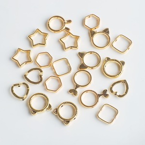 Distanziatori Metallici a Forma di Cuore, Quadrato, Stella, Fiore, Cornice, Cavo, in Lega Argento Antico, Anello Rotondo, Connettore per Creazione di Gioielli Fai-da-Te - Product Image 1