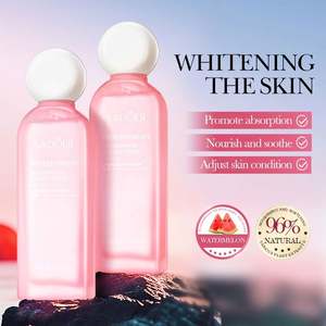 Soin de la peau coréen SADOER Tonique éclaircissant à la pastèque et à la niacinamide Tonique hydratant apaisant pour tous les types de peau - Product Image 1