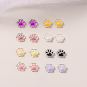 Nouveaux Breloques d'Ongles Patte de Chat Colorées et Adorables TSZS, Ornements 3D en Résine de Dessin Animé pour Manucure DIY, Vente en Gros pour Ongles à Presser - Product Image 2