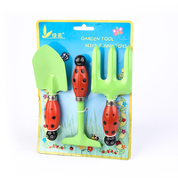Ensemble d'outils de jardin pour enfants : pelle, râteau, fourche, manches en plastique – Vente en gros, fabrication sur mesure