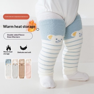 Calze Lunghe Invernali per Neonati, Spesse e Assorbenti, Antiscivolo, con Motivi Animali a Righe, Comode e Morbide - Product Image 1