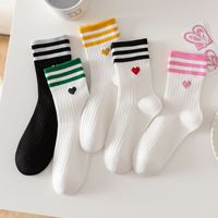 Chaussettes mi-mollet en coton sans couture pour femme, motif cœur jacquard, trois bandes, style universitaire, pour tenue décontractée d'automne – Grande Vente