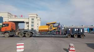 Nouvelle finitionuse d'asphalte RP705 <span class=keywords><strong>de</strong></span> 17,5 tonnes, largeur <span class=keywords><strong>de</strong></span> 7 m, capacité <span class=keywords><strong>de</strong></span> 600 T/H, moteur pour la construction routière - Product Image 6