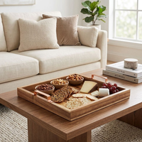 Plateaux décoratifs carrés pour petit-déjeuner Natural House, grands plateaux de service en bois d'acacia avec poignées en métal rose doré