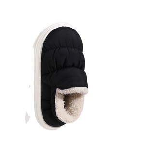 Vente en gros de fourrures d'hiver pour femmes, motif léopard, mousse à mémoire de forme respirante, doublure en peluche imperméable, semelle EVA, pour l'extérieur et l'intérieur - Product Image 1