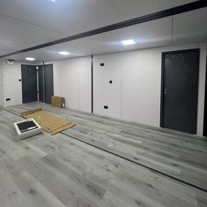 Conteneurs Blancs Modulables et Pliables pour Toilettes Extérieures Robustes, Adaptés à l'Hiver, pour Remorques et Espaces Extérieurs, pour la Construction de Maisons Conteneurs Complètes - Product Image 4