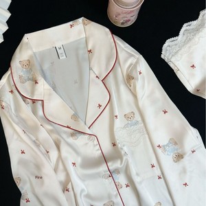 Pigiama da donna in seta ghiaccio con stampa orsetto, set dolce con pizzo, maniche lunghe e pantaloni lunghi, per dormire, relax e intimità - Product Image 3
