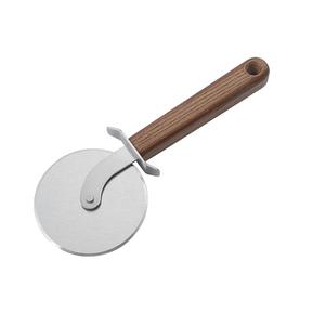 Taglierina per <span class=keywords><strong>Pizza</strong></span> in acciaio inossidabile con manico in legno ergonomico e protezione per le dita per una facile cottura e barbecue - Product Image 1