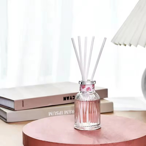 Diffuseur de roseaux d'huile essentielle de bâton de rotin de diffuseur de roseau de bouteille en verre de luxe pour la décoration intérieure - Product Image 5