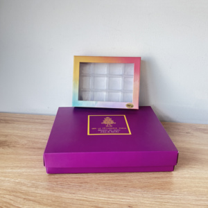 Scatola di Lusso in Stile Francese per Macaron con Inserto in PET Trasparente e Chiusura Magnetica per Confezioni Regalo di Pasticceria Artigianale - Product Image 3