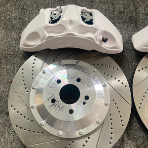 ชุดคาลิปเปอร์เบรกขนาดใหญ่สำหรับรถสปอร์ต ลดราคาจากโรงงาน 6 พอต 4 พอต สำหรับ <span class=keywords><strong>AUDI</strong></span> TT <span class=keywords><strong>Q</strong></span> RSQ3 S4 RS5 R S6 S7 RSQ8 BMW F30 E90 E92 ซีรีส์ Benz - Product Image 4