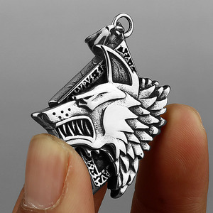 Punk nórdico <span class=keywords><strong>vikingo</strong></span> personalizado <span class=keywords><strong>Lobo</strong></span> Anti no deslustre impermeable Acero inoxidable moda joyería colgante collares hombres al por mayor - Product Image 3