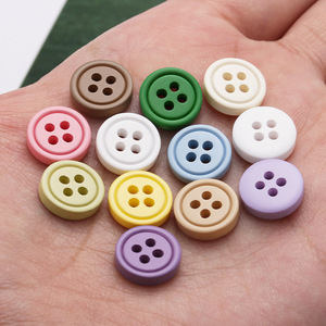 Boutons en résine crème plaquée de 11 mm, strass faits à la main, 4 trous, accessoires de couture pour vêtements, style simple et coloré, en stock - Product Image 2