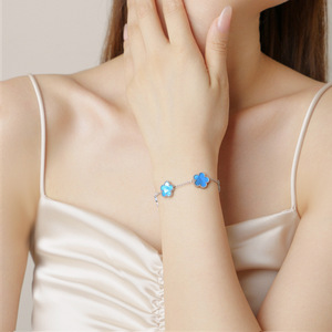 Pulseras de Acero Inoxidable de Moda, Color Degradado, Dije de Trébol de Cinco Hojas, Cadena Chapada en Oro - Product Image 4