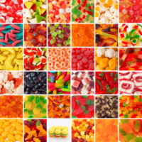 Fabricants chinois de bonbons OEM, vente en gros de bonbons gélifiés moelleux, acidulés et sucrés, aux saveurs de fruits assorties, en forme d'anneaux, d'ours et de vers