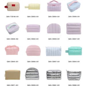 Bolsas de cosméticos acolchadas de viaje coloridas, suaves, ligeras, resistentes al agua, portátiles, de gran capacidad, con cremallera de diseño personalizado - Product Image 2