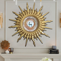 Miroir mural Sunburst avec cadre doré flamboyant et motif cheval central pour salon, décoration intérieure, vente en gros