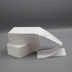 Étiquettes thermiques directes en vinyle imperméable sensible à la chaleur 4 x 6 pour codes-barres, autocollantes perforées pour expédition, 500 pièces - Product Image 1