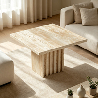 Table basse en travertin naturel, carrée de 53 cm, hauteur 30 cm, base sculpturale côtelée, mobilier de maison australien moderne et organique