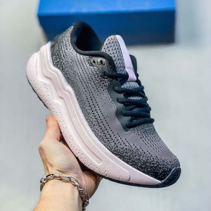 Zapatillas deportivas de malla Brookes Ghost Max SE de alta calidad, con entresuela de amortiguación suave y propiedades antideslizantes duraderas. - Product Image 5