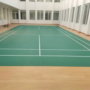พื้นสนามแบดมินตันโพลีไวนิลคลอไรด์ ตราทาร์เค็ตต์ แผ่นพื้นสีดำ ผิวแข็ง หนา 6 มิล โพลีเพนนี สำหรับห้องอาบน้ำ - Product Image 2