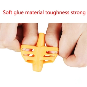 Juego de 3 Empuñaduras de Silicona Suave para Lápices, Soportes para Dos Dedos para la Práctica de Escritura y Corrección de Postura en Niños - Product Image 4