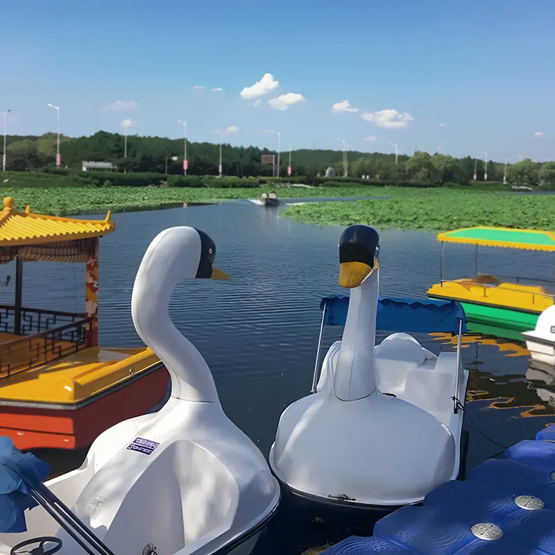 Mutlu su eğlence fiberglas nehir parkı eğlence pedallı bot yüzer araba deniz okyanus turist ile popüler