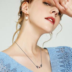 Collier en cuivre au design tendance, style punk exagéré, pendentif original en forme de cœur rouge foncé, griffe de fantôme, collier neutre - Product Image 6