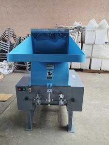 Broyeur de plastique robuste 7,5 CV pour PE/PP/PVC/PET/ABS - Déchiqueteur de déchets industriels avec certification CE - Product Image 2