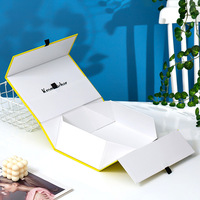Emballage de boîte en carton en papier vierge avec logo personnalisé emballage en papier cadeau en carton noir mat boîte cadeau pliante