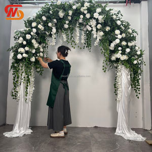 Arco de Boda Elegante para Decoración de Entrada, Arco de Flores Artificiales con Rosas Blancas y Follaje Verde con Cortinas - Product Image 3