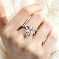 Bague de Mariage Exquise LImo Luxury en Or 18K avec Diamant de Laboratoire Poire 1CT D VVS2 Certifié IGI, Empilable et Personnalisable pour Femme