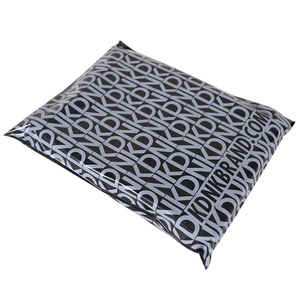 plástico pequeña logotipo impreso negro <span class=keywords><strong>bolsa</strong></span> de plástico Poly Mailer <span class=keywords><strong>para</strong></span> la entrega de embalaje de <span class=keywords><strong>ropa</strong></span> bolsas de envío - Product Image 4