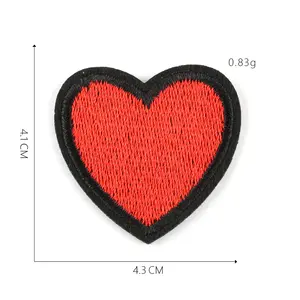 Patchs brodé personnalisés en forme de cœur rouge, pièces, à transférer/à coudre/auto-adhésif, vente en gros, chine